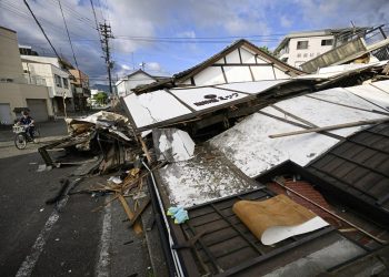 Dodelijke aardbeving treft Japans eiland Kyushu: dertien doden geborgen