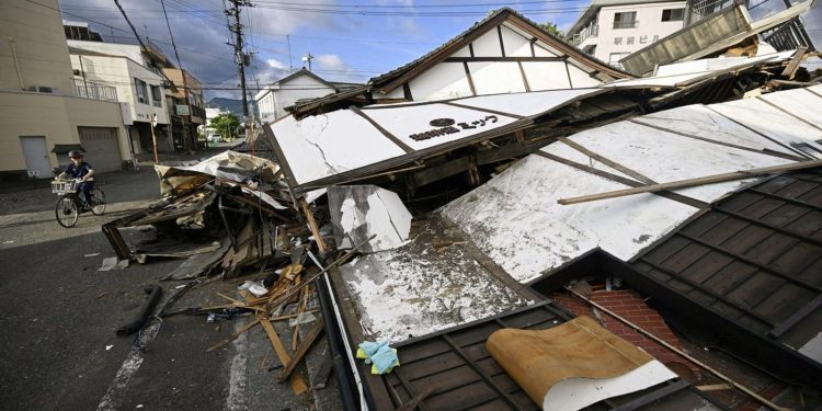 Dodelijke aardbeving treft Japans eiland Kyushu: dertien doden geborgen