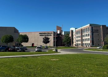 Minder Amerikaanse jongeren studeren: school kiest voor vakonderwijs