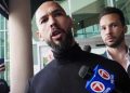 Omstreden influencer Andrew Tate en broer Tristan gearresteerd in Miami