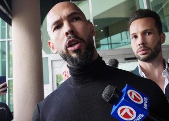 Omstreden influencer Andrew Tate en broer Tristan gearresteerd in Miami