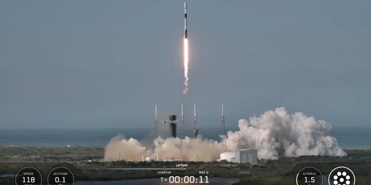 Ruimterobot gelanceerd om verouderde satellieten van brandstof te voorzien