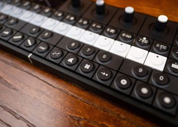 Muziekapparatuur van Teenage Engineering dertig procent goedkoper