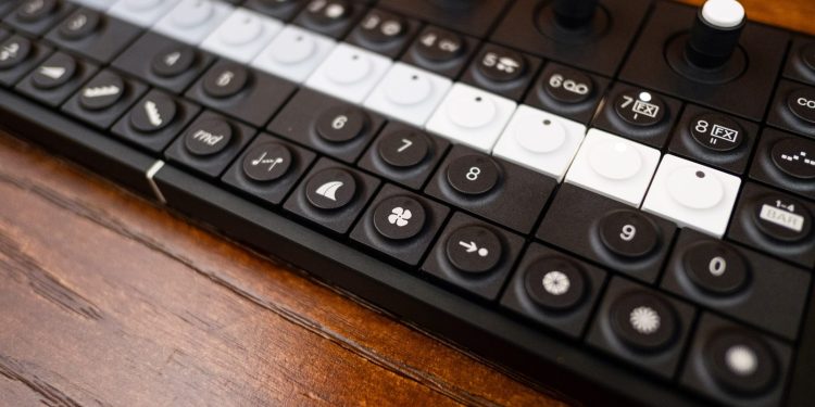 Muziekapparatuur van Teenage Engineering dertig procent goedkoper