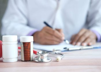 Waarom artsen aarzelen om nieuwe medicijnen bij Parkinson voor te schrijven