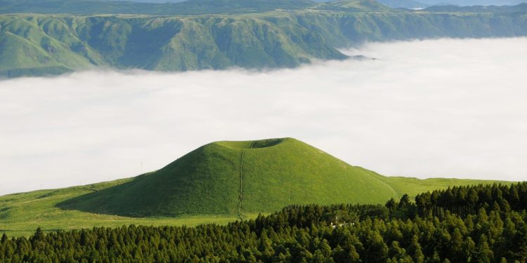 Zware aardbeving treft zuiden van Japan: schade op Kyushu