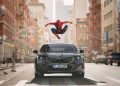 BMW oogst kritiek met Spider-Man-reclame op dashboard van auto's
