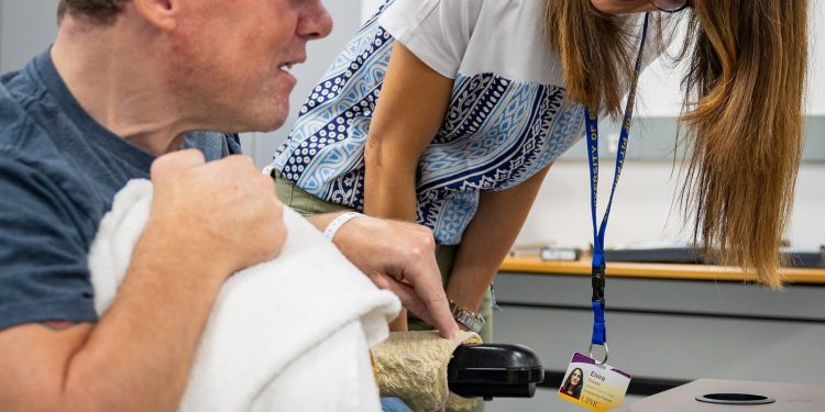 Diepe hersenstimulatie biedt nieuwe hoop bij spraakproblemen na hersenletsel