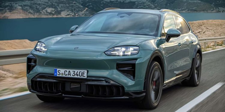 Elektrische Porsche Cayenne accelereert sneller dan moderne supercars