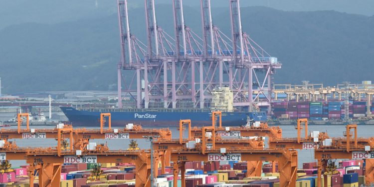 Zuid-Koreaans schip test Noordelijke Zeeroute richting Rotterdam